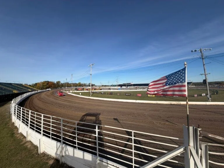 Darren Smith Takes Victory at Super DIRTcar Series in Oswego