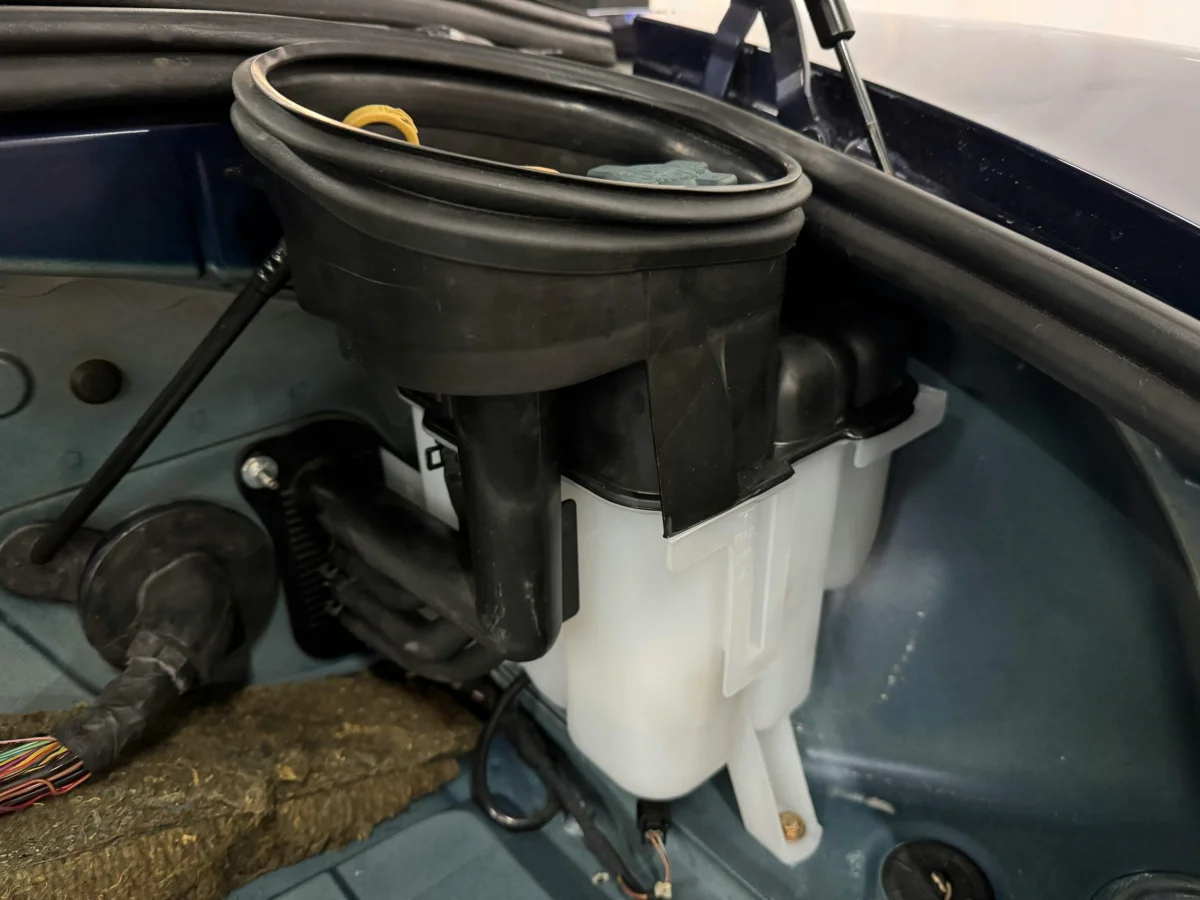 Boxster coolant expansion tank