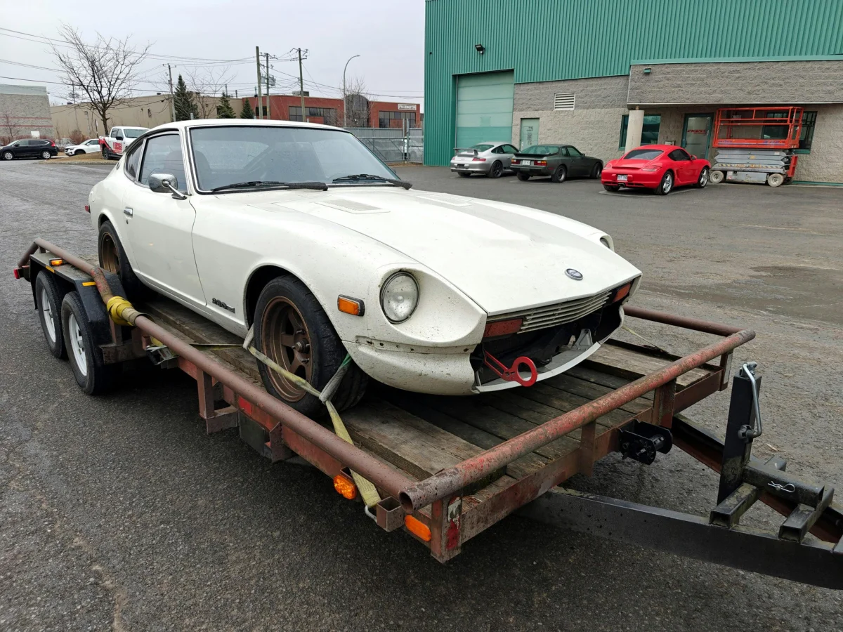 1978 Datsun 280Z Track Car Roll Bar project on trailer front three quarter