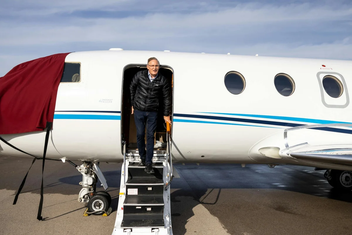 Kalitta jet stairs