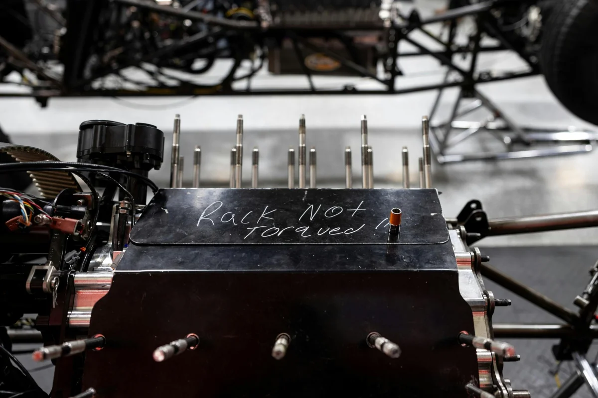 Kalitta rack not torqued