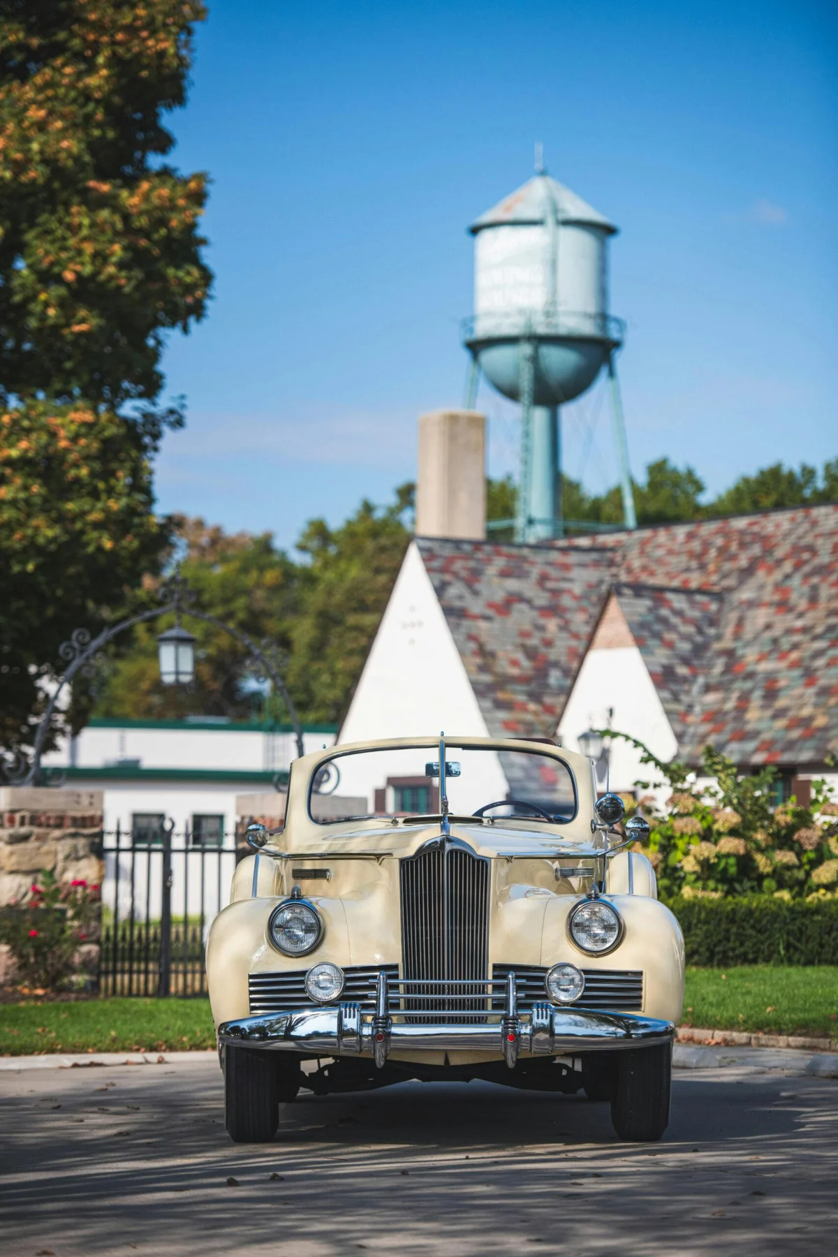 1942 Model 2021 frontal