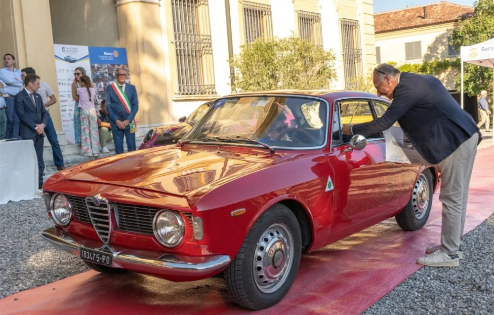 Participants of Meano Concours during road run
